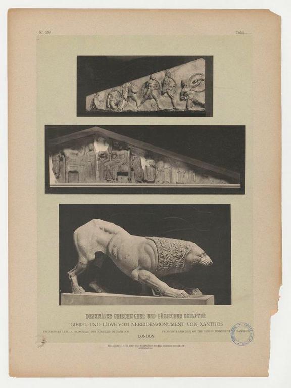 Frontons et lion du monument des Néréides